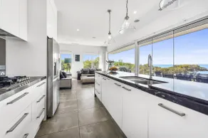 Robe Beach House - Image 4