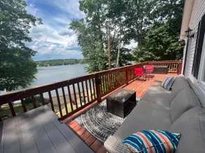 Waterfront Fam-Friendly Lakehouse w/Outdoor Sauna - Image 3