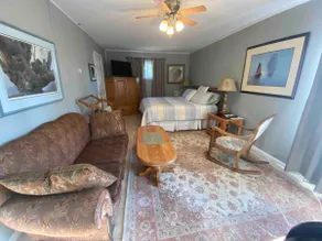 Large Private Tranquil Suite w/king Bed - Image 2