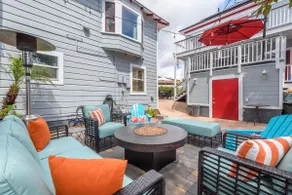 Urban Chic 2 bedroom, BLOCKS from PETCO! W/parking - Image 4