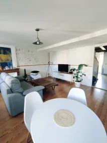 Friendly & spacious duplex in the hypercenter - Image 3