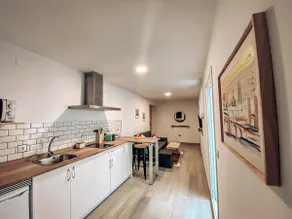 Suite on Nazari Street - Image 2