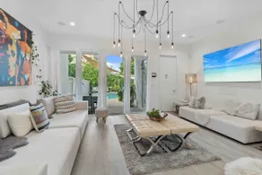 Modern Haven in Paradise w Heated Eco Pool 5B 4B - Image 2