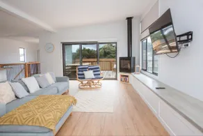 The Bay Bach! 500m to main beach, cafes and park - Image 3