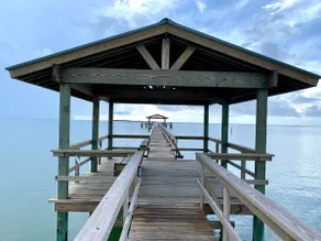 The Sand Piper—Pier, Pool, Bay View, Boat Launch - Image 3