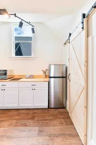Stylish studio close to the Walking Mall - Image 5