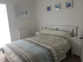 Luxury apartment right on the seafront. Sleeps 4. - Image 5