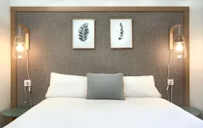 Free parking and comfort, just a few steps away from everything - Image 4