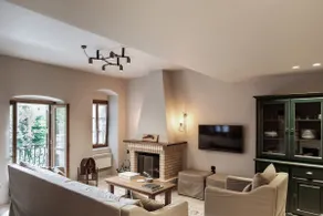 Vytina Mansion - Image 2