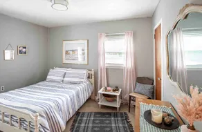 Quaker Hill Cottage on gated estate with fire pit & hiking trails - Image 5