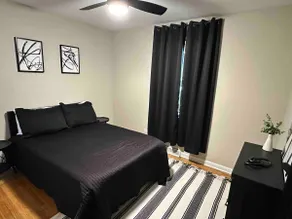 Cozy Home within walking distance to Scott Stadium - Image 5