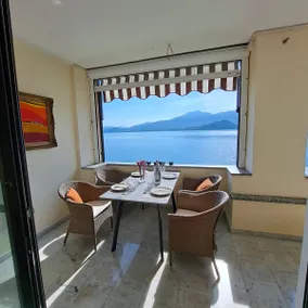 Superb villa with panoramic view over Lake Maggiore - Image 3