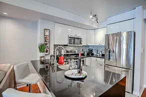 Cozy Condo/Yonge & Finch /Free Parking/Wifi - Image 4