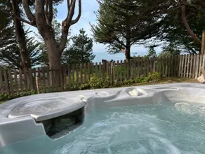Secluded Ocean View Apartment / Hot Tub - Image 5