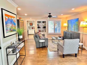 Pleasant Downtown Haven *0.3 Miles *Pet Friendly - Image 3
