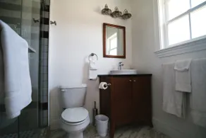 Location Comfort and Class in Historic Downtown! - Image 5