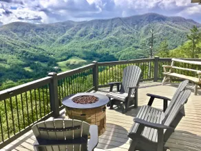 Voted ”BEST VIEWS!” Private 6 Acres - 3 Story Home - Image 4