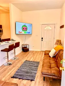 4Mi Downtown | Near Airport & Major Attractions - Image 3