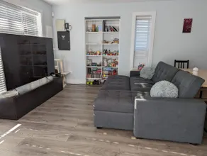 Newly built 2 bed duplex, 2 baths, AC in East Van - Image 3