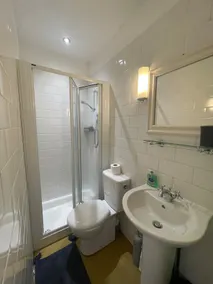 Lovely 2 bedroom flat in the heart of the city - Image 5