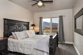 ⭐️Putting Green & Hot Tub w/ZION VIEWS + POOL OPEN⭐️ - Image 2