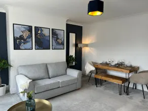 Azure Haven Stylish 1BR in Bournemouth Town Centre - Image 2