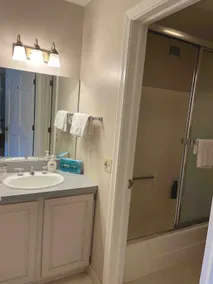 Large one bedroom, two full bath, full kitchen - Image 5