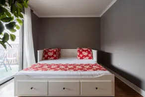 Spacious Bright Home In Woodbridge - Image 2