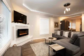 Large, bright, pet friendly 4 bedroom, 2 bath home - Image 5