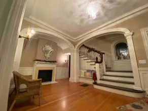 Beautiful, large, historic 6 bedroom home. - Image 3