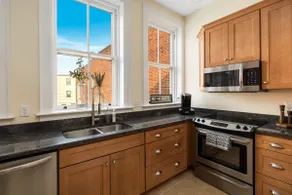 Historic 2BR/2BA | 2 King Beds | Free Parking - Image 3