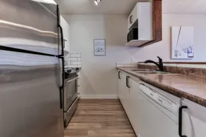 Air Conditioned Lady MacDonald View Townhouse - Downtown Canmore - Image 4