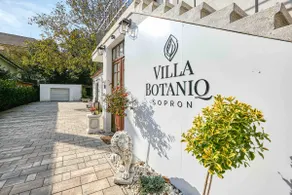 Villa Botaniq Emerald - Image 3