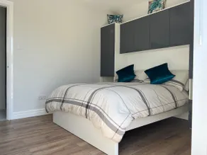 The Nest with free parking and private patio - Image 3