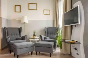 K40 Romantic Deluxe Studio In the City Center - Image 2