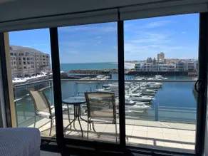 The Penthouse! Beach & Marina views. Free parking - Image 5