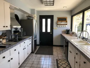 Vintage Dream - Luxury Mid-Century Modern - Image 3