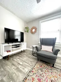 *Long-Stay Friendly | Fast Wi-Fi | Fenced Yard* - Image 3