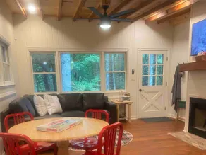 Little Woodchuck: Hot Tub+Fire Pit+Family Friendly - Image 3