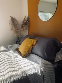 Bright & Cheerful Northtown Guest House - Image 4