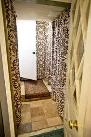 The IvyWild - Apartment in Tudor Historic Home - Image 5
