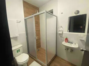 Beautiful Contemporary Accommodation (We bill) - Image 3