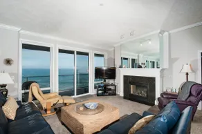 Captain's Quarters - Top Floor Oceanfront Condo - Image 3