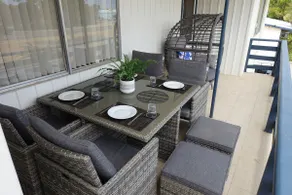 Central Views - Image 3