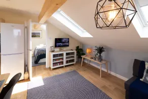 The Studio Cheddar - With Wood Fired Hot Tub, Near Cheddar Gorge - Image 3