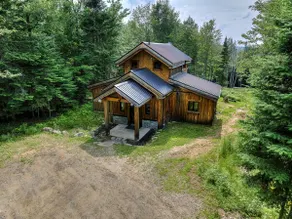 Mountain chalet, hot tub, private property, and lake - Image 3