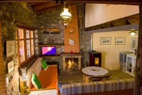 Traditional house on the rock, Kato Agoriani - Image 3