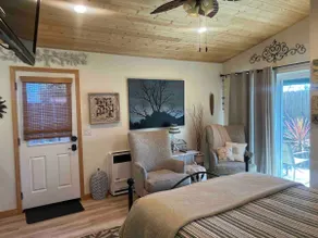 Central Coast Guest House - Private entrance - Image 3