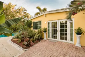 Tropical Oasis Pool Cottage - Image 4