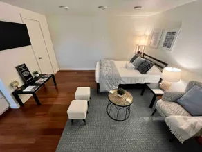 Chic Cozy Walkable Studio • Close to Everything - Image 4